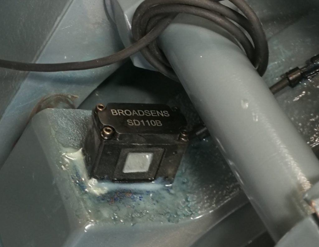 用于距离和振动监测的博朗森多功能传感器